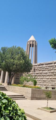 عکس آرامگاه بوعلی سینا