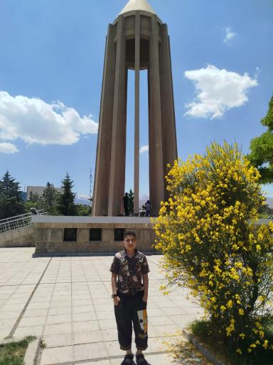 عکس آرامگاه بوعلی سینا