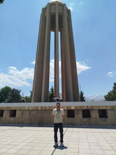 عکس آرامگاه بوعلی سینا
