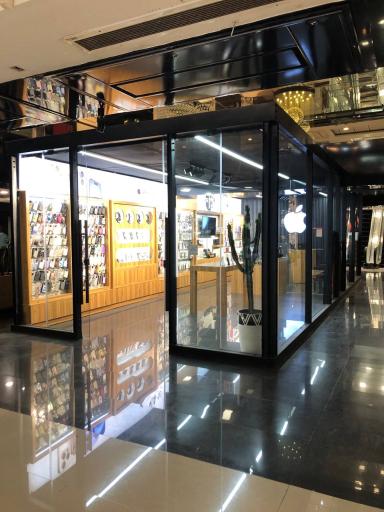 عکس فروشگاه blu Phone