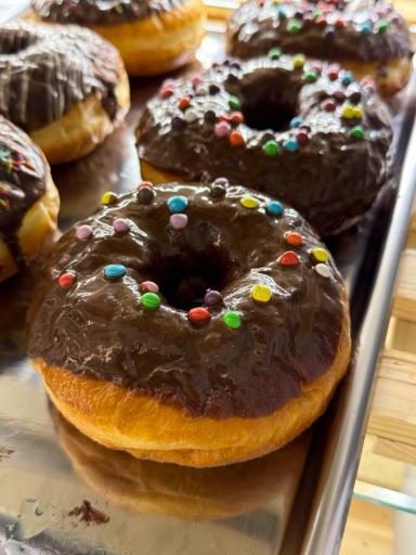 نان و شیرینی لاویتا