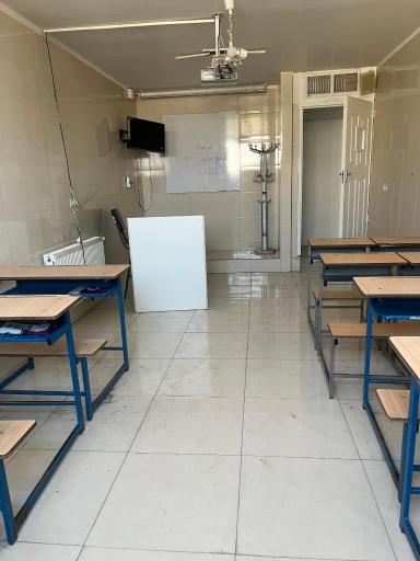 عکس کانون زبان ایران مرکز خمینی شهر