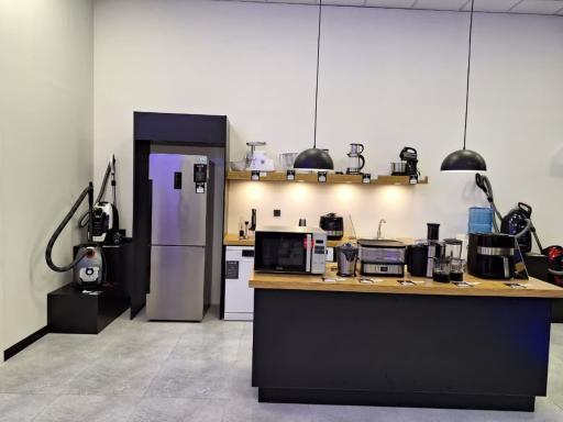 عکس فروشگاه مرکزی مادیران 