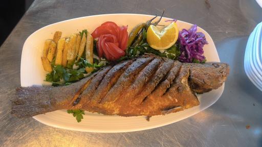 عکس کافه رستوران کف شیشه ای بام رویایی پدیده