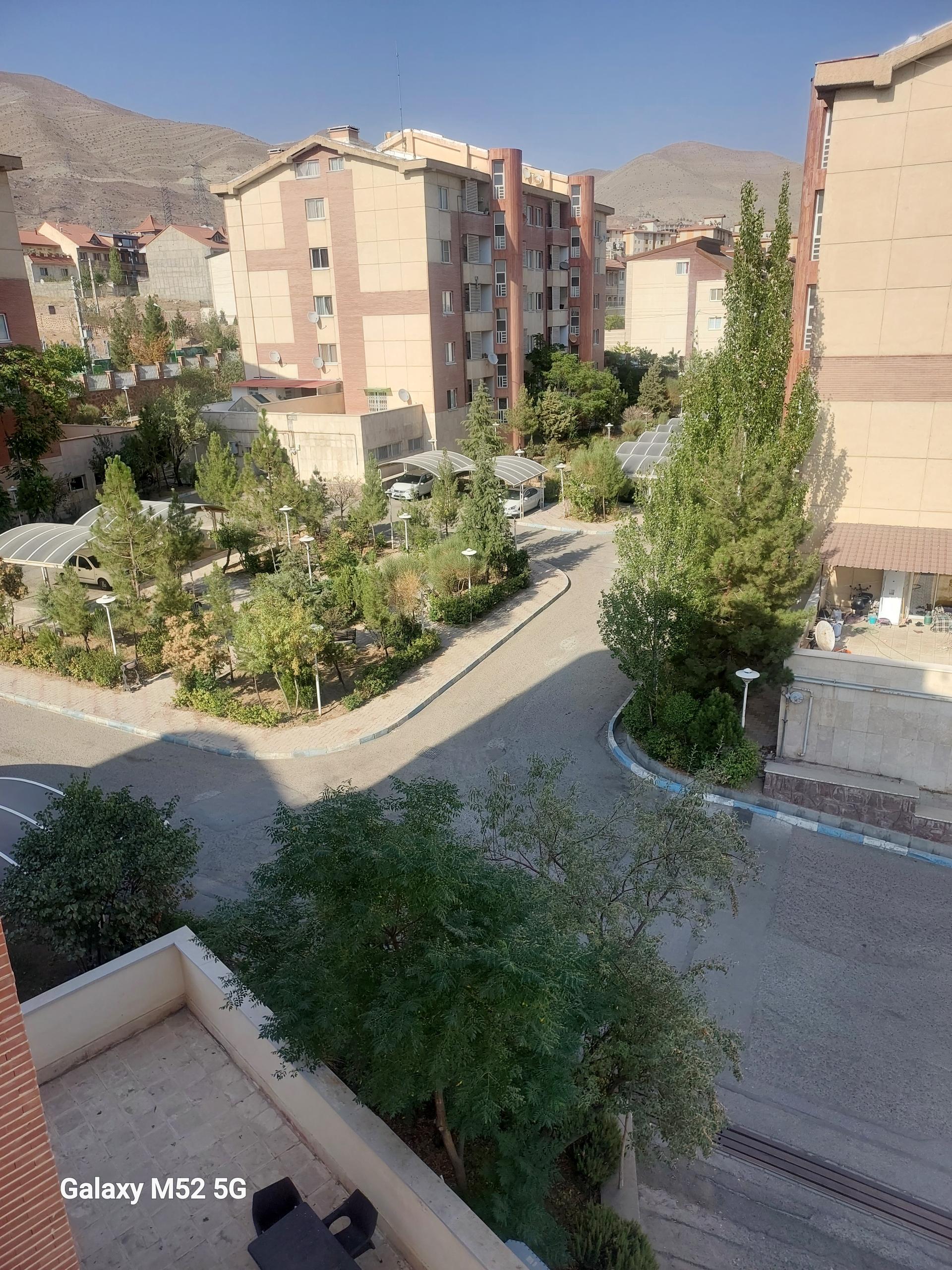 عکس مجتمع مسکونی زنبق