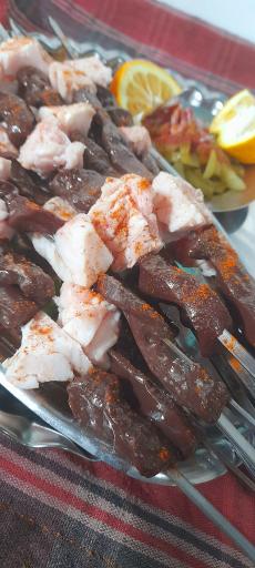 کافه صبحانه عمو حمید و بانو