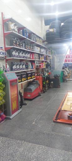 عکس فروش رینگ و لاستیک و بالانس روکار سالار