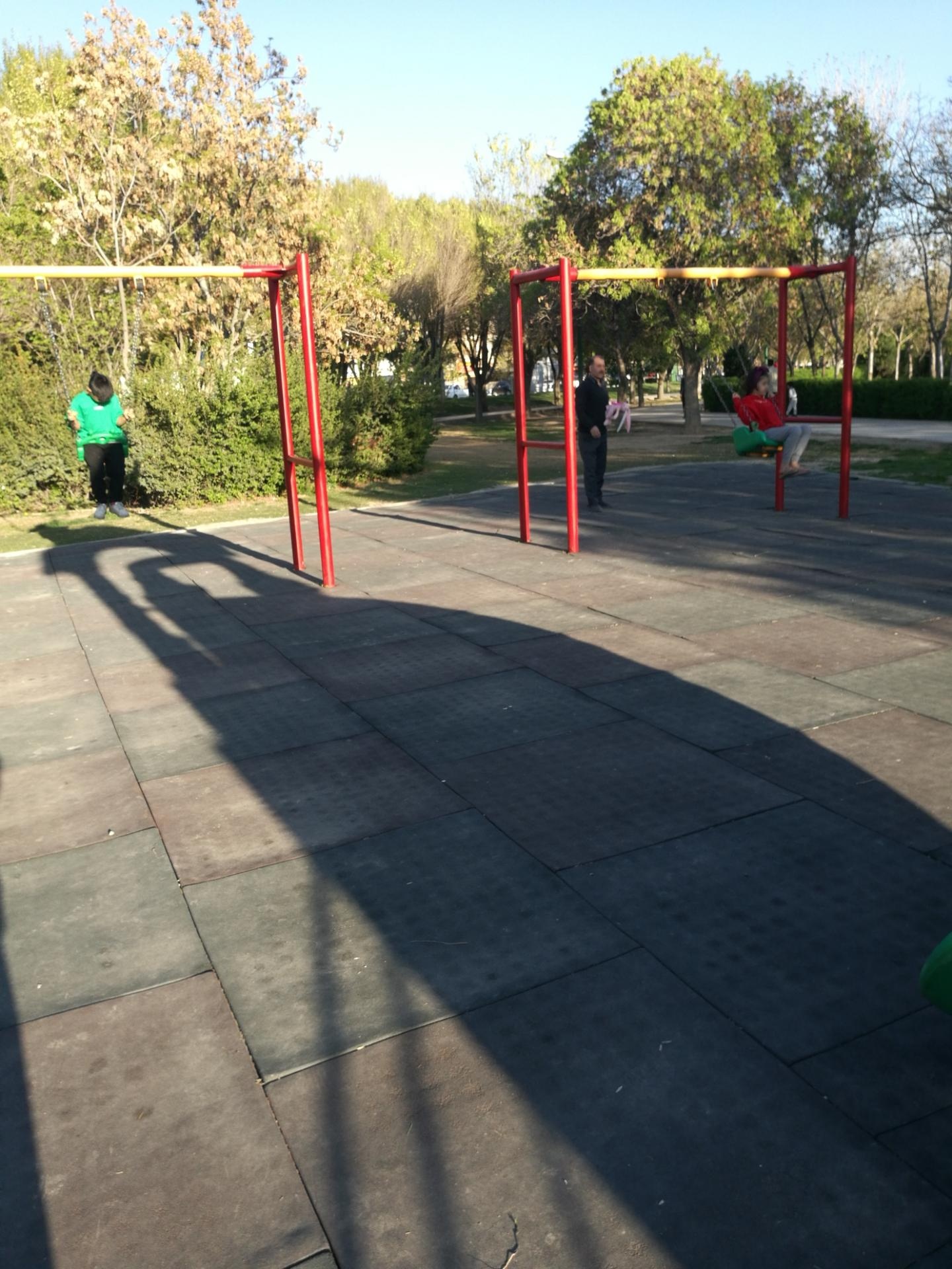 عکس زمین بازی کودکان