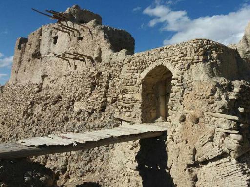 عکس قلعه ایزدخواست