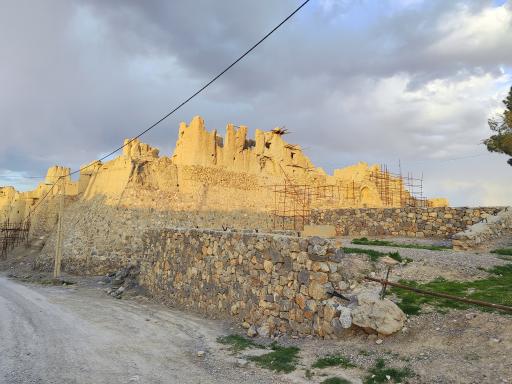عکس قلعه ایزدخواست