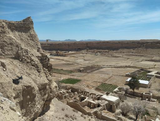 عکس قلعه ایزدخواست