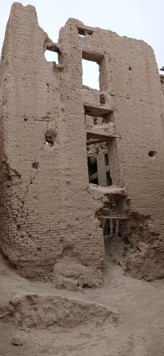 عکس قلعه ایزدخواست