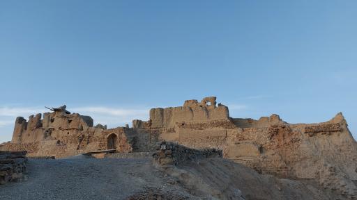 عکس قلعه ایزدخواست