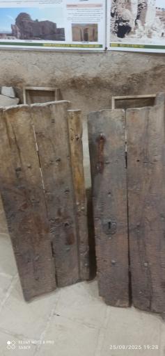 عکس قلعه ایزدخواست