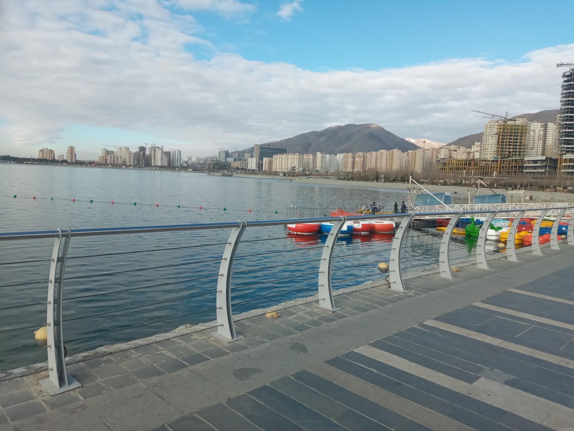 عکس دریاچه چیتگر (شهدای خلیج فارس)