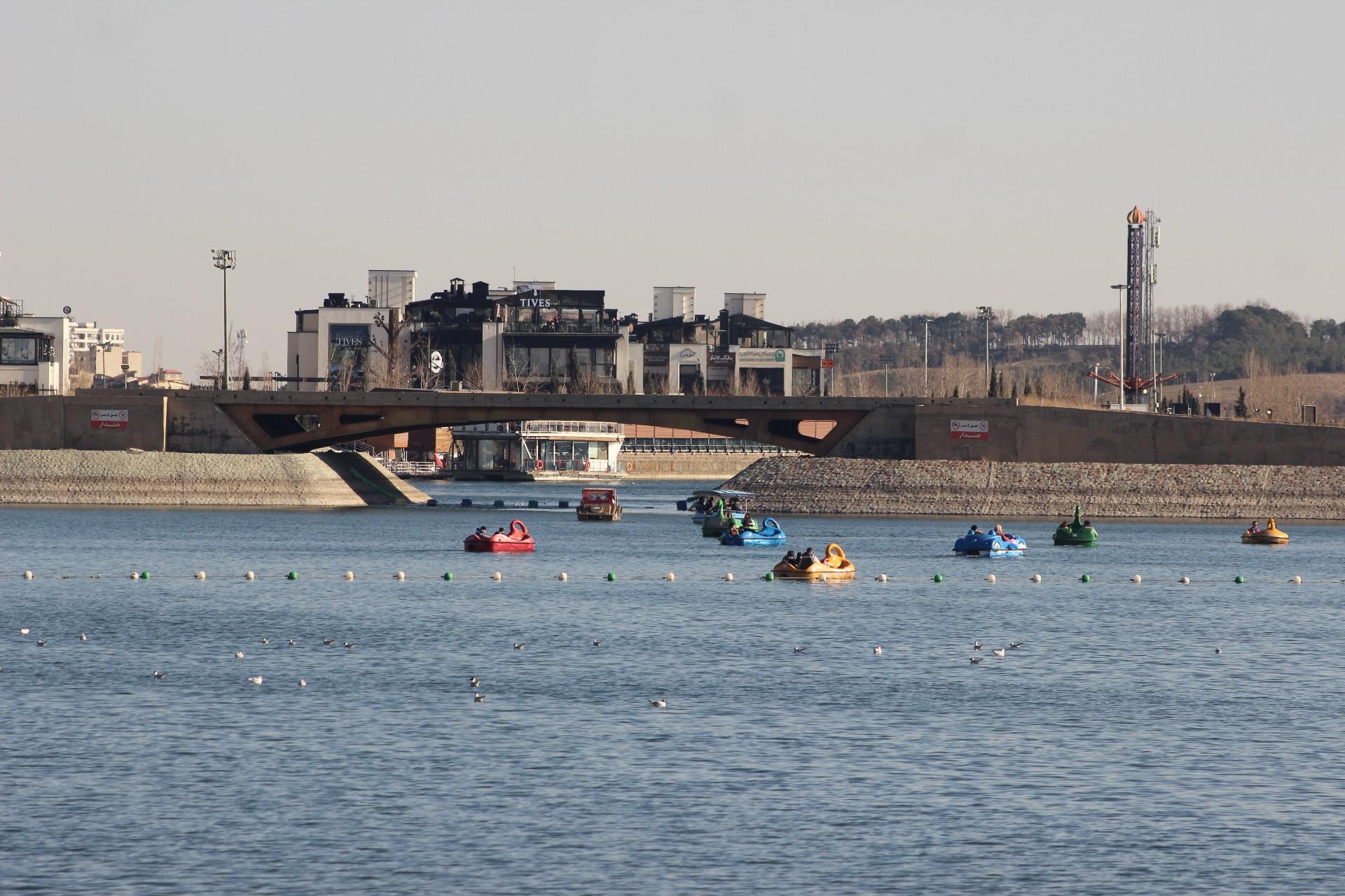 عکس دریاچه چیتگر (شهدای خلیج فارس)