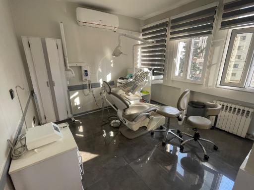 عکس مطب دندانپزشکی دکتر فرزام سقراطی