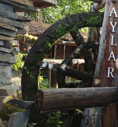 عکس رستوران بین المللی آیلار