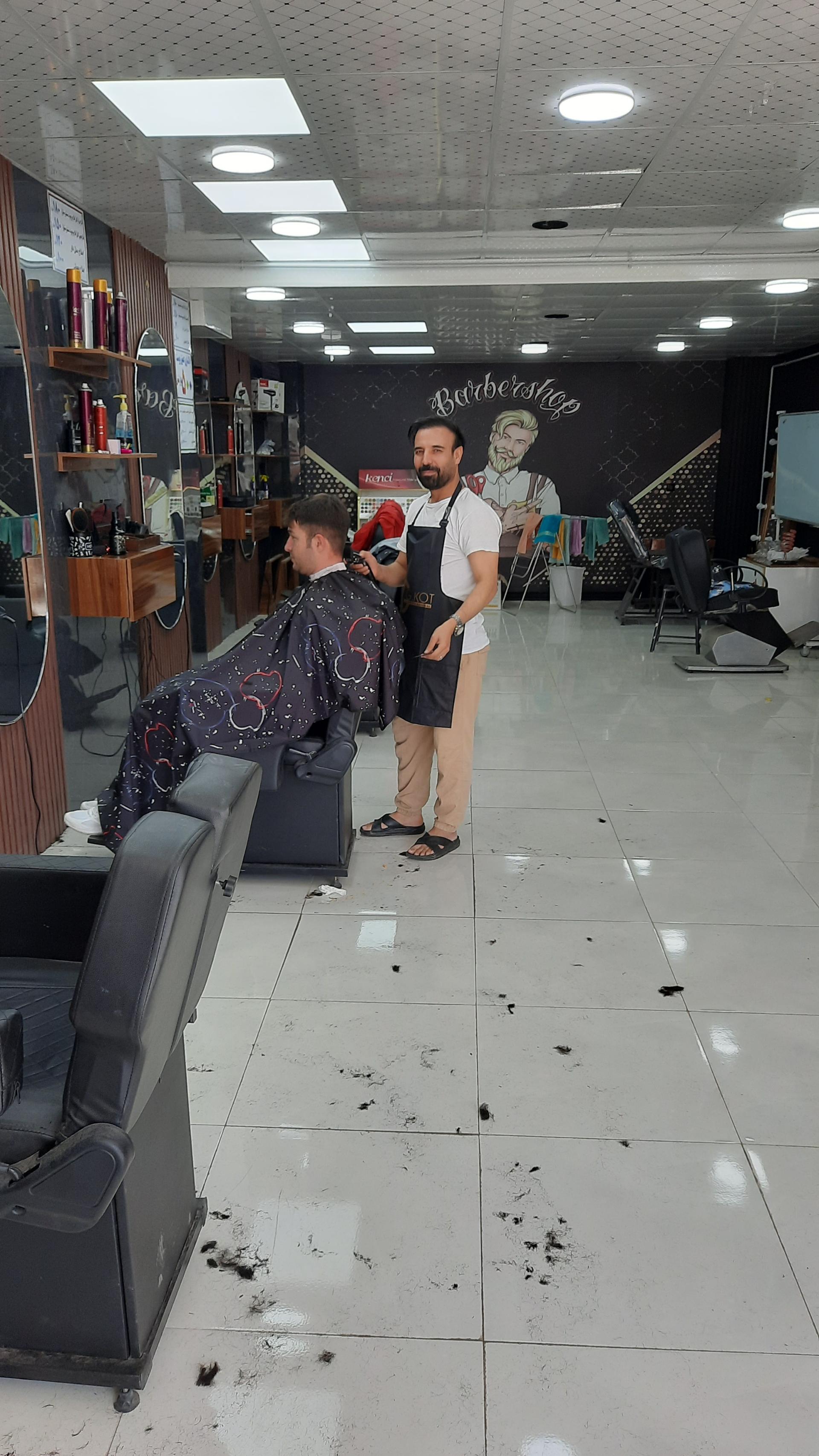 عکس آرایشگاه و آموزشگاه مدرن ( مرتضی بیات )