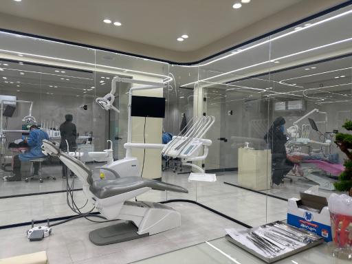 عکس کلینیک دندانپزشکی دکتر عادل جمالی نیا 