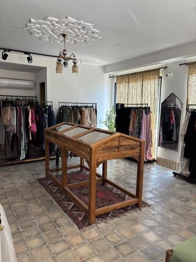 عکس خانه رزاس مجموعه فروش صنایع دستی