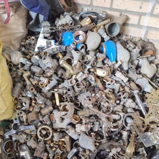 عکس فلزات رنگی خصالی عمو حجت 