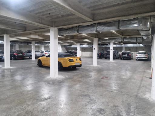 عکس پارکینگ عمومی تهرانپارس