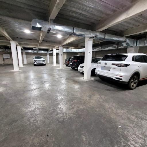 عکس پارکینگ عمومی تهرانپارس