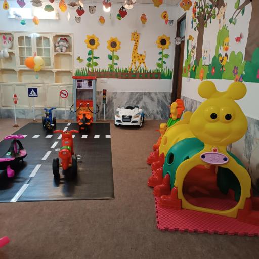 عکس مهدکودک و پیش دبستانی شاهان