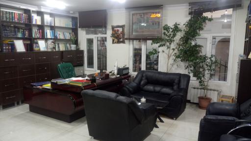 عکس دفتر وکالت کرم حسین یاری