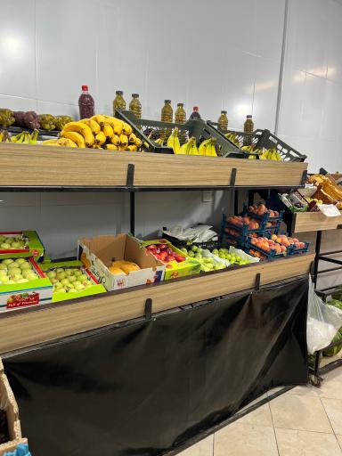 عکس میوه فروشی فرامرز