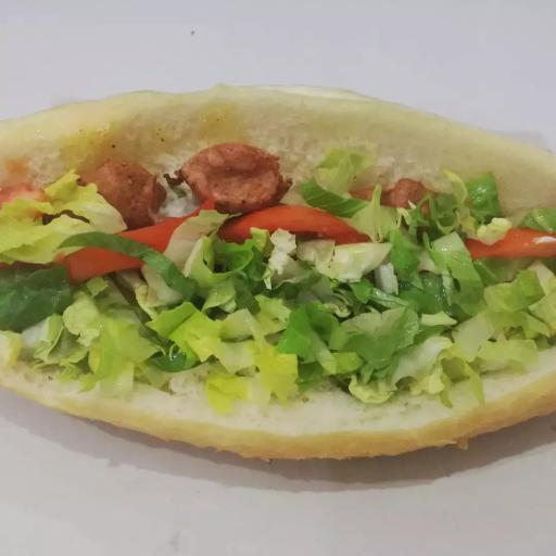 عکس پیتزا و همبرگر جوان