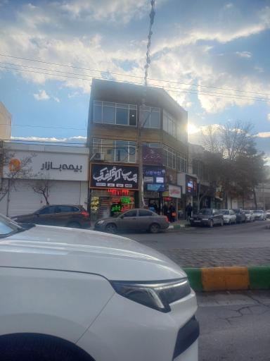 عکس بیمه بازار 