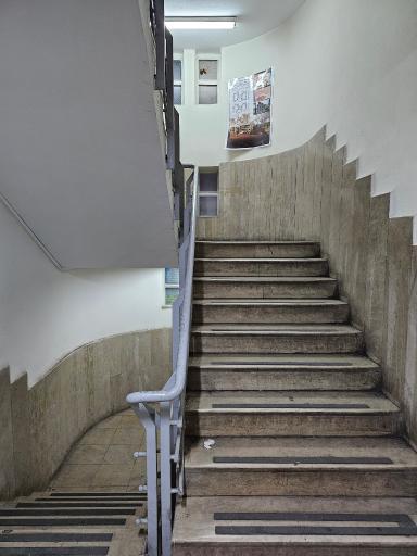 عکس دانشگاه آزاد اسلامی واحد یادگار امام (ره) قلهک