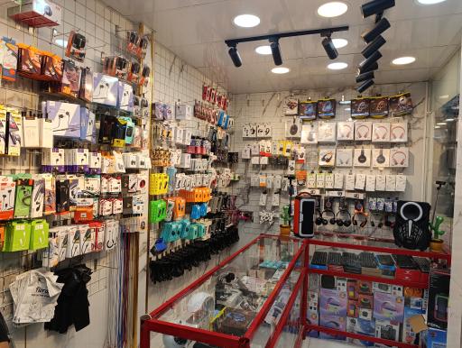 عکس فروشگاه لوازم جانبی جنوب