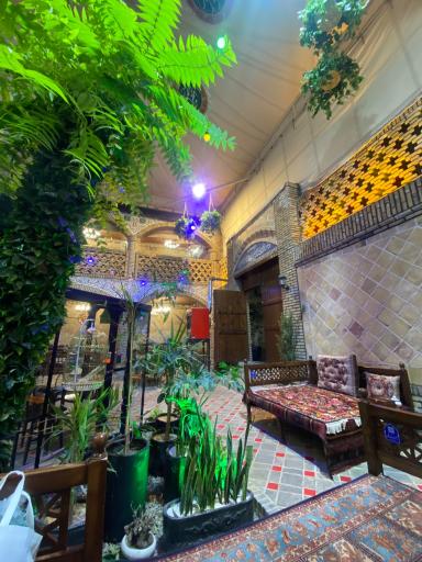 رستوران سنتی و خانه تاریخی بهرامی