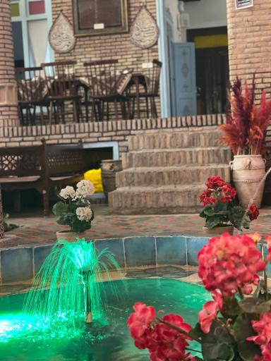 عکس رستوران سنتی و خانه تاریخی بهرامی