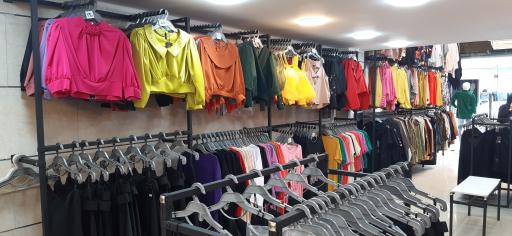 پوشاک زنانه پاسارگاد شعبه دو 