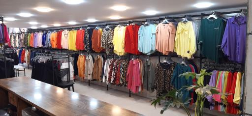 پوشاک زنانه پاسارگاد شعبه دو 