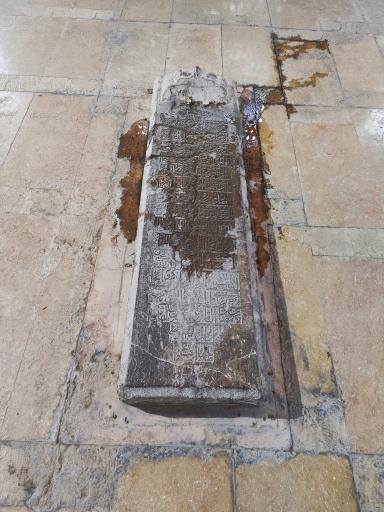 عکس آرامگاه جهانگیر خان قشقایی