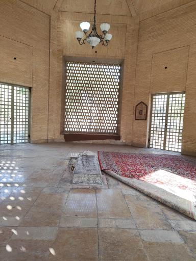 عکس آرامگاه جهانگیر خان قشقایی