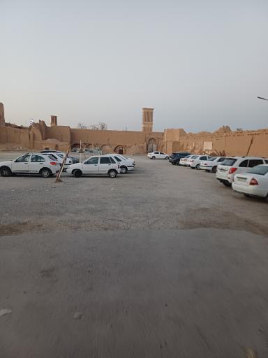 عکس پارکینگ عمومی علی چی