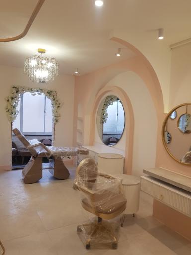 عکس سالن زیبایی حور