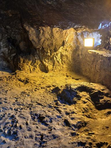 عکس غار بی بی شهربانو 