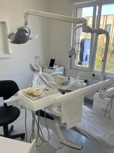 عکس مطب دندانپزشکی دکتر چگینی