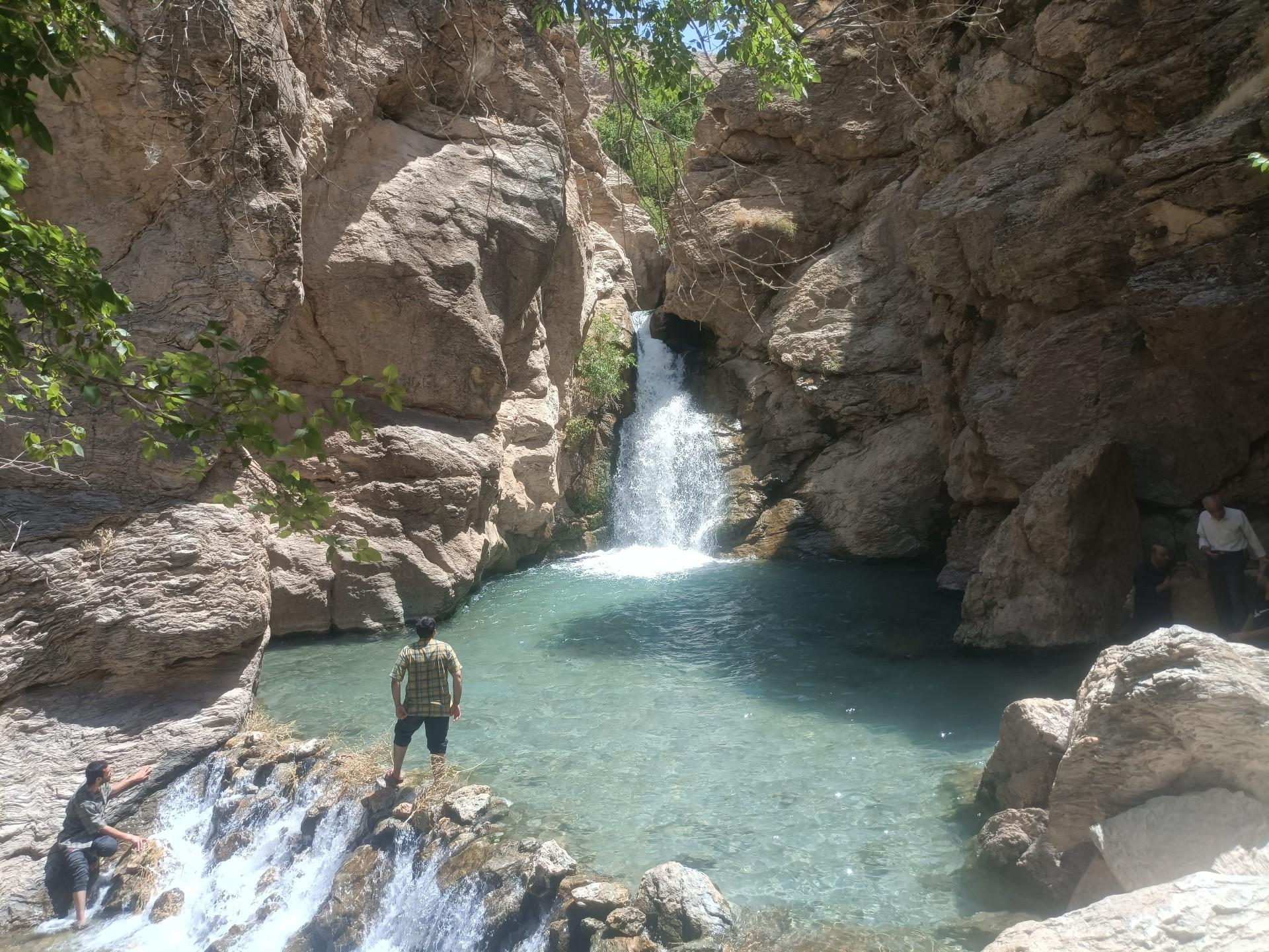 عکس آبشار صحنه