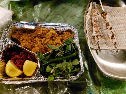 عکس کباب سرای سنتی بوم مسی