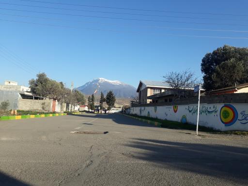 عکس دبیرستان دخترانه بعثت