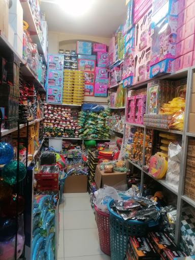 عکس فروشگاه اسباب بازی آهو 