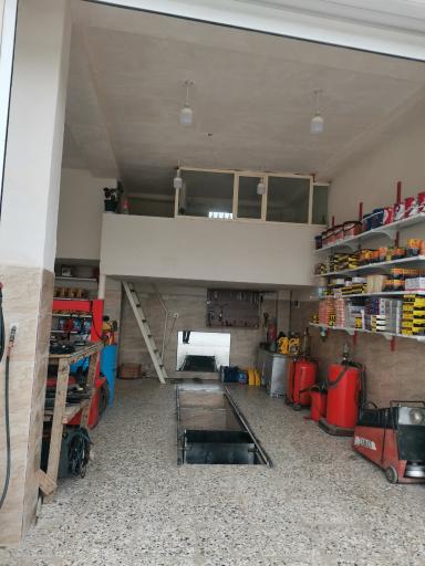 عکس تعویض روغن و آپاراتی محمد رجبی